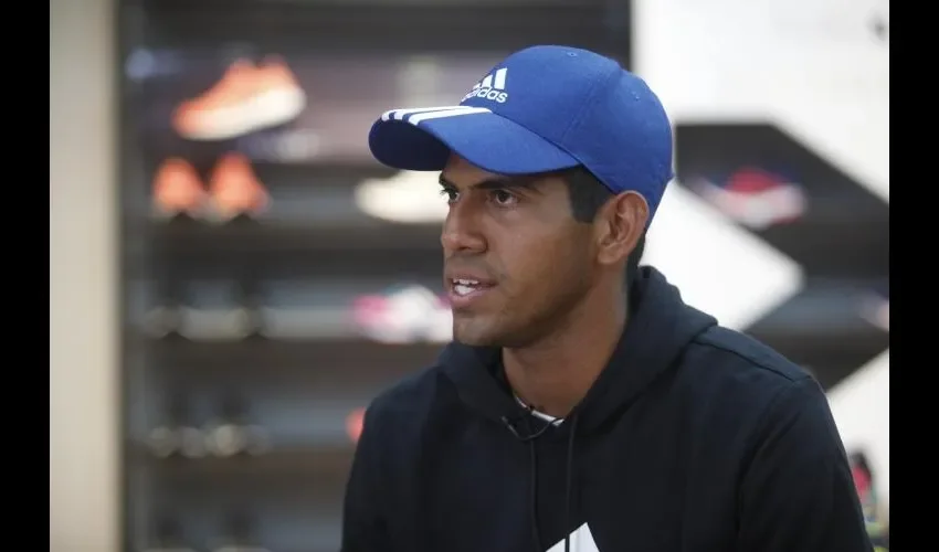 Jorge Castelblanco dijo ayer que, antes de competir  en las Olimpiadas,  tiene contemplado participar en dos medias  maratones y una maratón, en julio. Shino HS