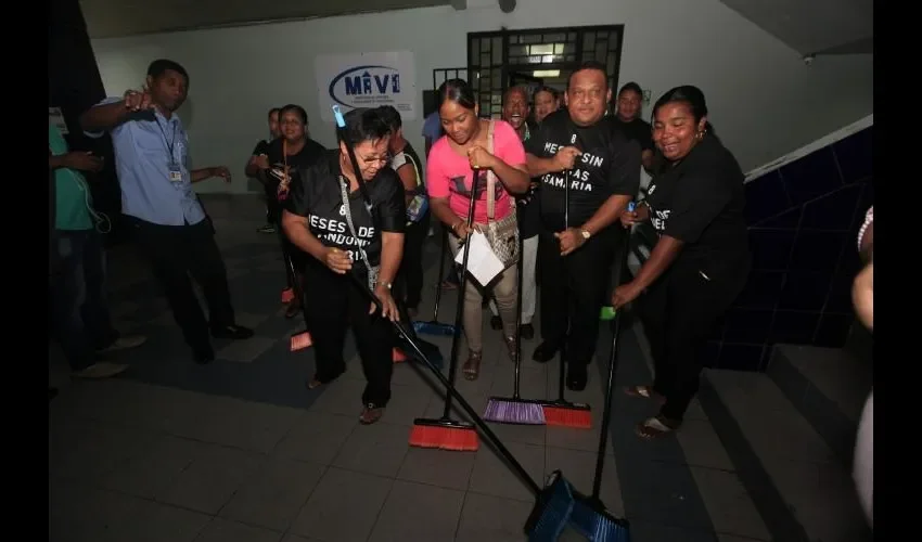 Seguirán peleando hasta tener sus casas propias. Foto: Victor Arosemena 