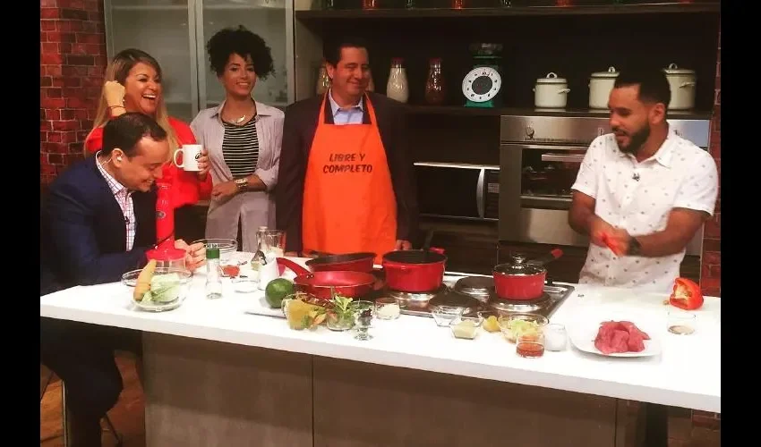 Sobre el programa, muchos invitados han pasado por allí, algo que destacamos es que hoy es su aniversario, pero se celebrará todo la semana.