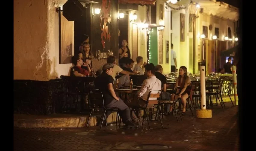 La venta ilegal  persiste en el Casco Antiguo.