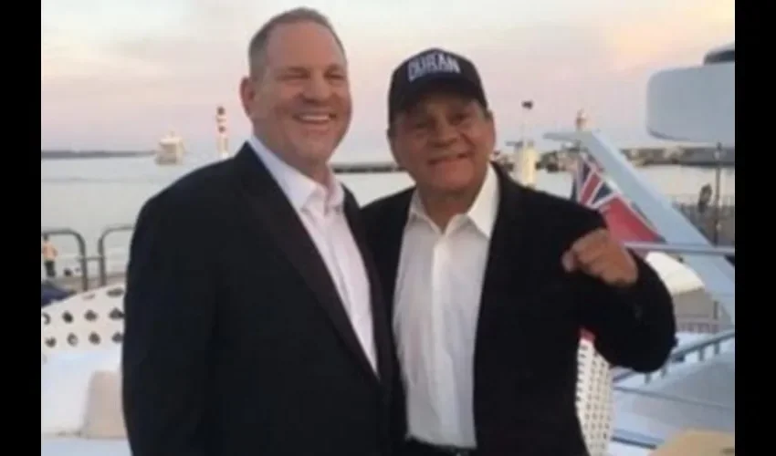 Con grandes de grandes, señores. En la foto que les traemos aquí, compartida por la hija de Durán en sus redes sociales, vemos al campeón junto al productor de Hands of Stone, de la compañía Weinstein, en un enorme yate.