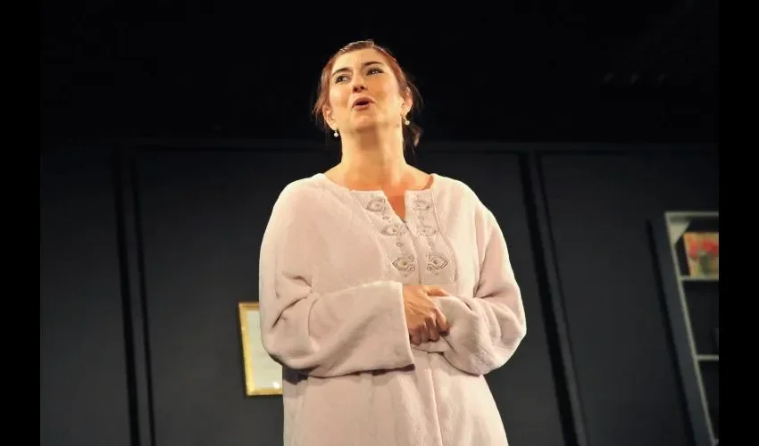 Lupe parecía como un pajarillo enjaulado. Con las alas rotas y queriendo volar. Jaime Cordero.