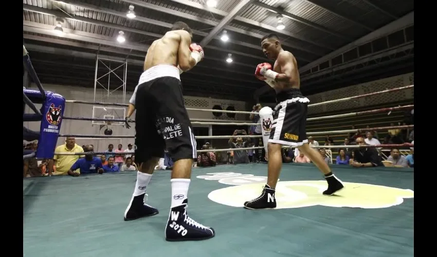 Ricardo Núñez (dcha.) ahora maneja su carrera. Josué Arosemena