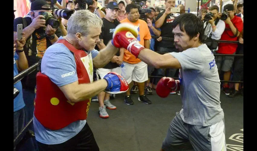 Manny Pacquiao (dcha.) AP