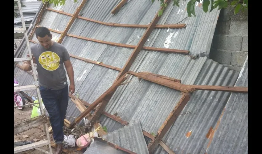 Se quedaron sin techo y sin luz.