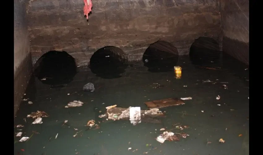 La basura no para de llegar a los ductos. Fotos: Cortesía