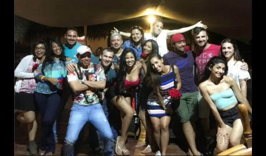 Morales no reaccionó tan bien como sus compañeros, pues en redes sociales se esmeró en escribir indirectas contra los medios de farándula. "Las ganas de difamar, herir y demeritar a la gente en este país están a la orden del día... No pueden escribir nada bueno. Todo es negativo... Notas de bochinches y amarillismo", dijo.