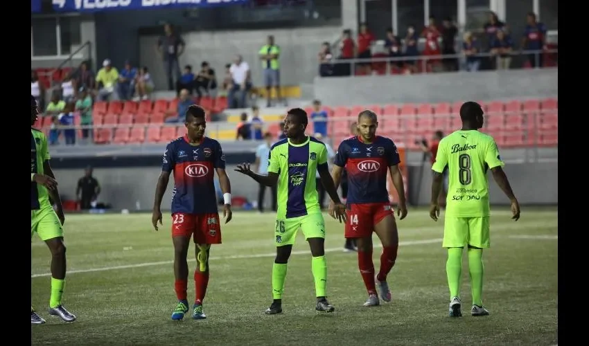 Armando Cooper (26) dice que no pierde su tiempo buscando problemas en la LPF.