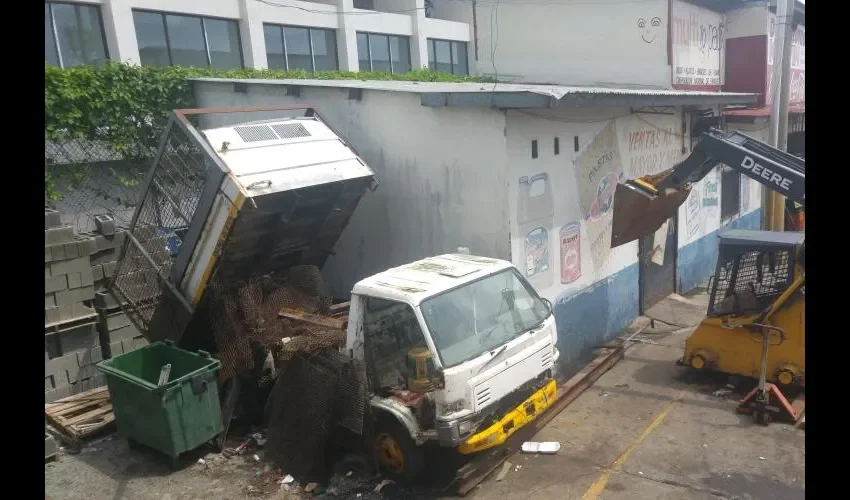 Los arrendatarios solo piden que  mejoren las instalaciones para poder vender sus productos en un ambiente adecuado.