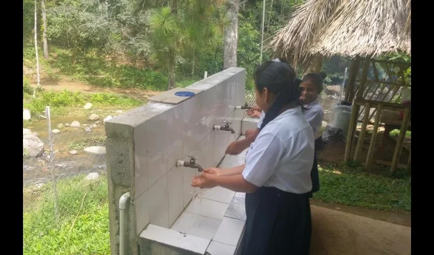 El lavamano de los estudiantes capireños.