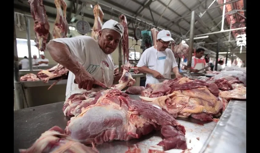 Al panameño le gusta mucho la carne. Siempre la compra de diferentes cortes. FOTO: ARCHIVO