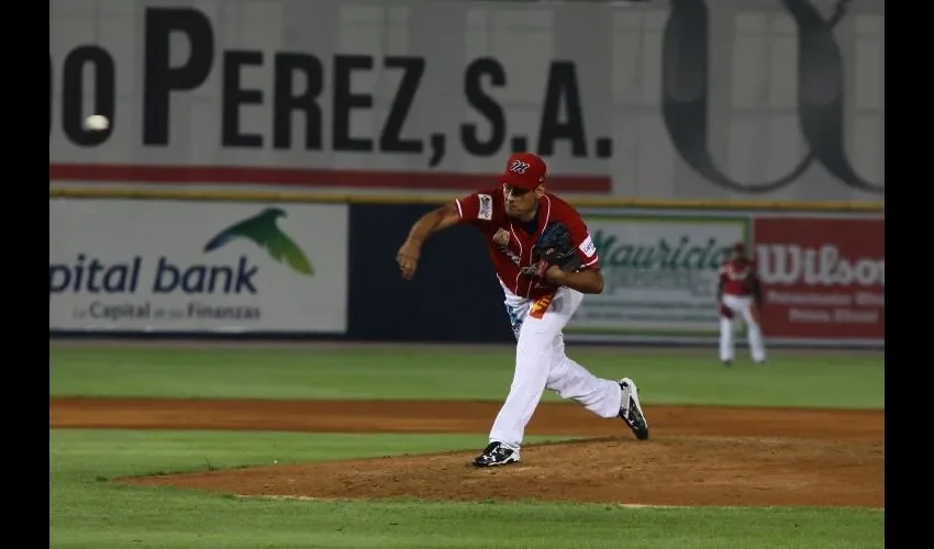 Gilberto Méndez ganó su primera apertura en la serie semifinal. Anayansi Gamez