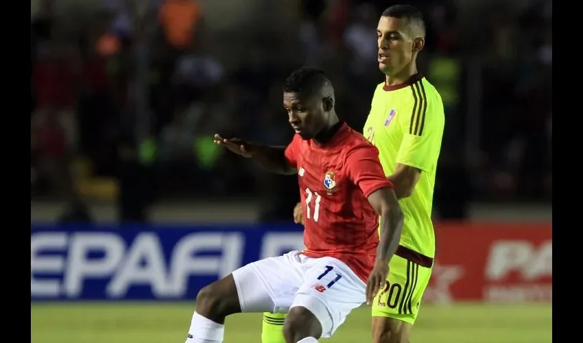 Armando Cooper (izq.) disputó 45 minutos en el duelo del martes ante Venezuela.