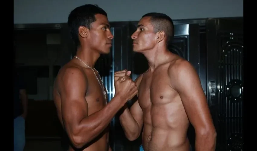 Ricardo Núñez (izq.) y Eric Castro, en el pesaje. Anayansi Gamez