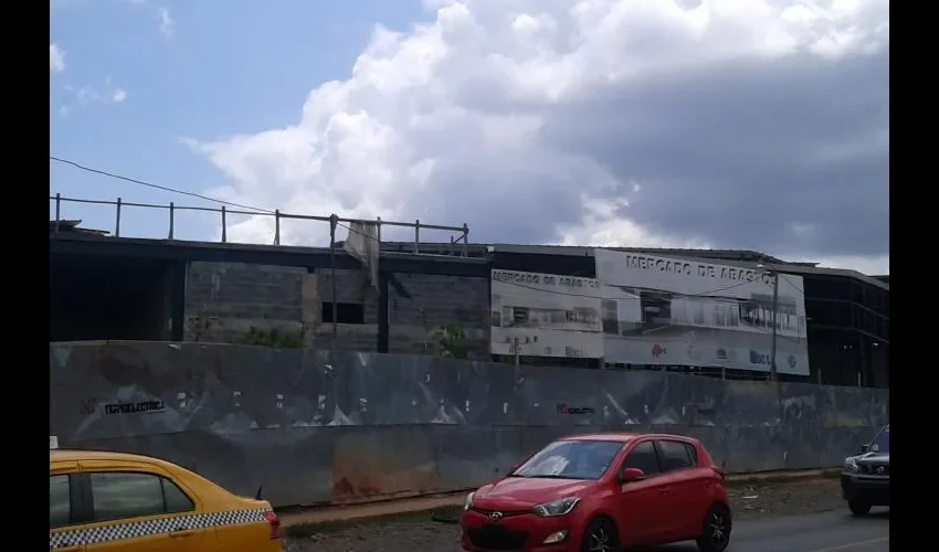 Estiman que aún falta año y medio de construcción para ambos mercados. 