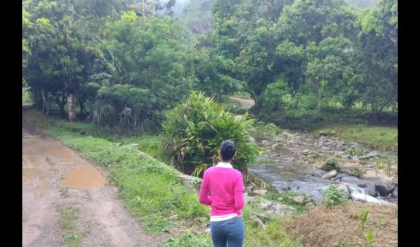 Para llegar a esta comunidad, se puede entrar por El Espino, Lídice o Villa Carmen. 