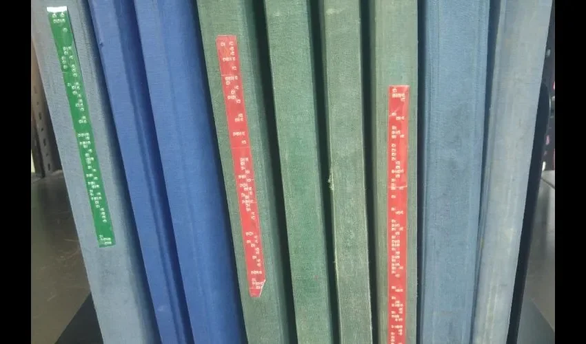 Los libros están escritos en braille.