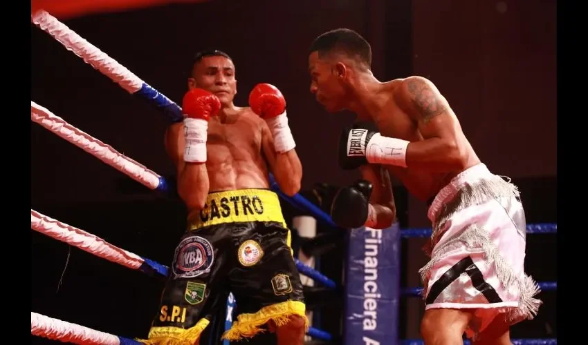 Ricardo Núñez (dcha.) fue superior a Eric Castro. 