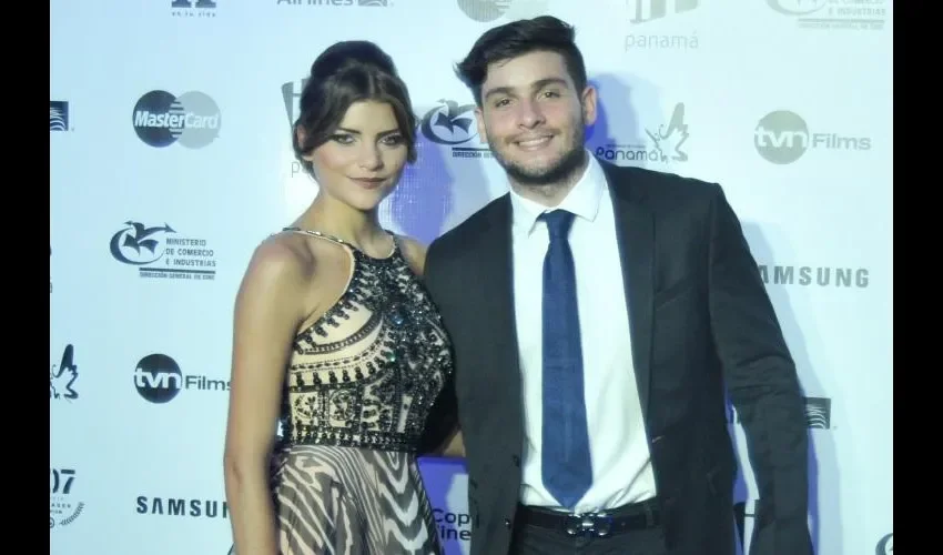 Dice que no es el momento para casarse, ambos tienen muchas metas y son jóvenes.