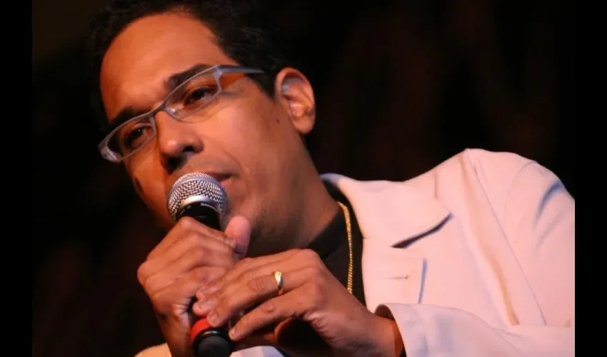 Danilo Pérez. Uno de los más dignos representantes de la etnia negra. Ha descollado a nivel mundial. Organiza el Panamá Jazz Festival. Apuesta por la cultura, la música y brinda opciones de un futuro mejor a niños y jóvenes por este arte.