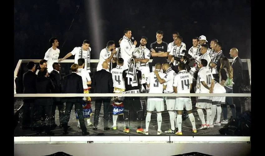 Celebración del Real Madrid en el estadio Santiago Bernabéu. EFE