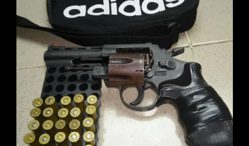 Decomisan arma en Torrijos Carter 