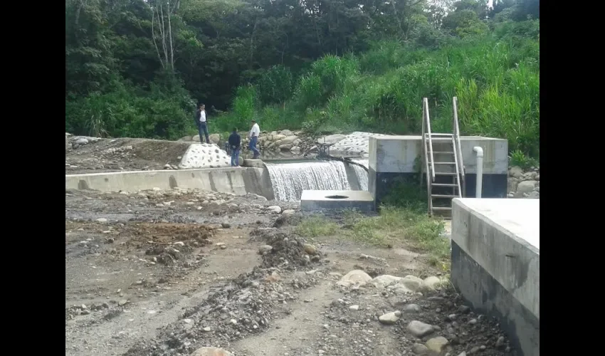 Sistema de riego en Río Sereno 