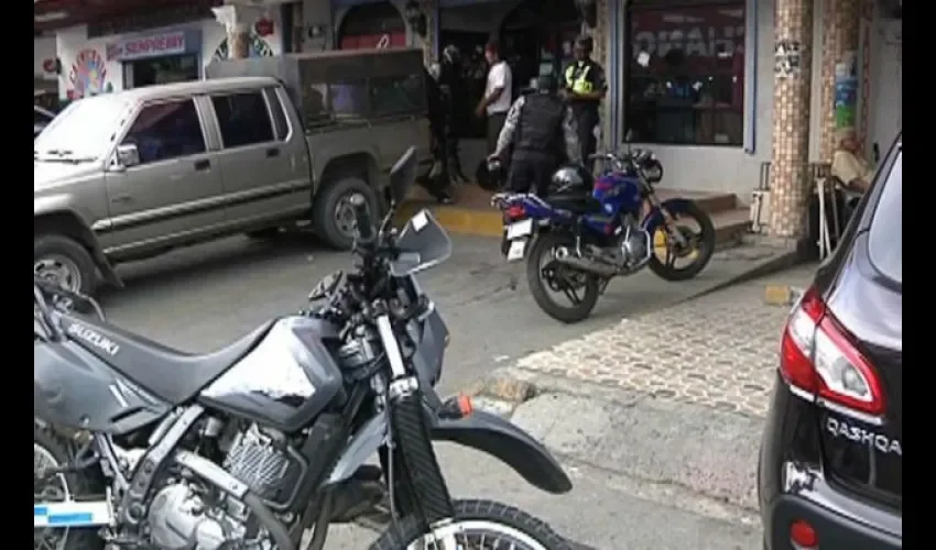 Policía en Bocas del Toro 