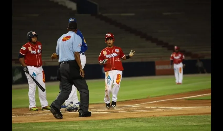 Víctor Javier Vásquez es el primer bate de la alineación de Panamá Metro. Anayansi Gamez