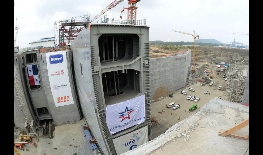 Las nuevas esclusas permitirán el paso de entre 10 y 12 buques Neopanamax, para un aproximado de 40 tránsitos diarios.