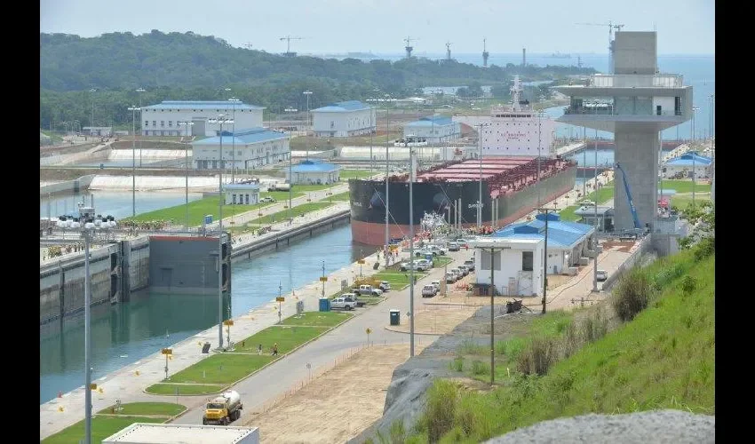 Ya se están colocando las tarimas. Foto: CORTESÏA