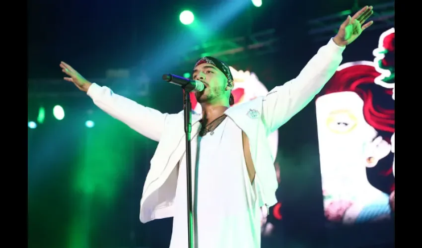 Cantante colombiano. 