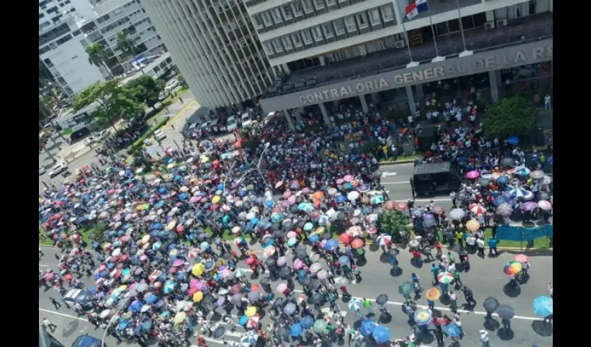 Docentes protestan en Panamá
