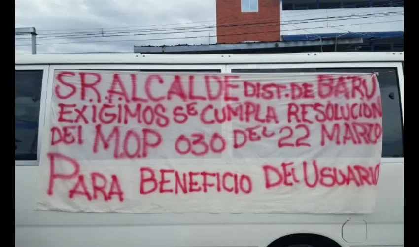 Transportistas de buses de la ruta David-Frontera  en paro.