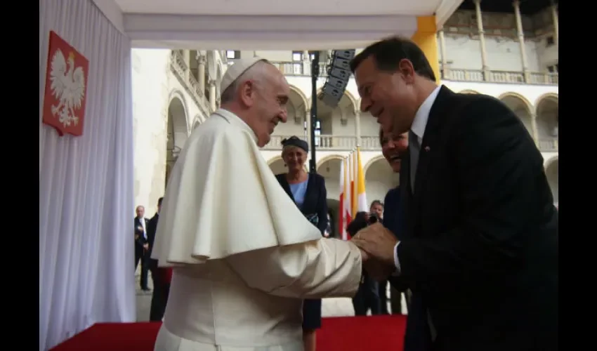 Papa Francisco, Juan Carlos Varela y Lorena Castillo de Varela en Cracovia 