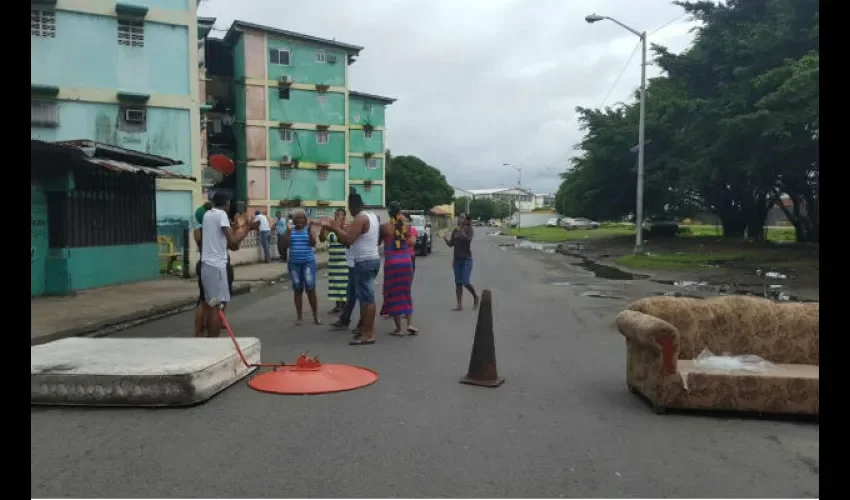 Protestan en Colón por falta de agua 