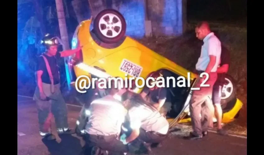 Taxistas se volcó en la 24 de Diciembre  