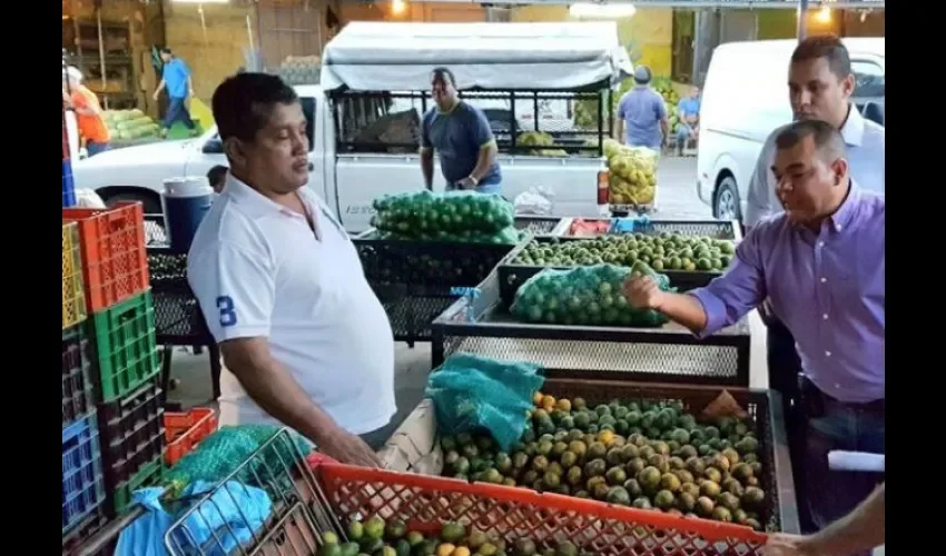Operativo en el Mercado de Abastos