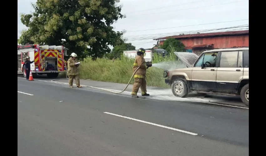 Automóvil se incendia en Llano Marín de Penonomé 