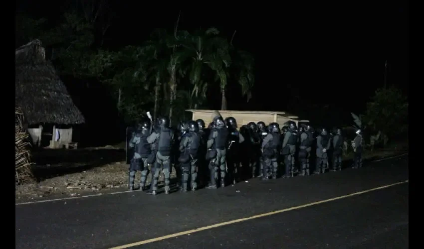 Policía Nacional en Gualaquita