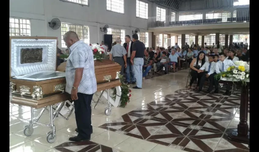 Honras fúnebres de  doctor Kreslyn Rodríguez