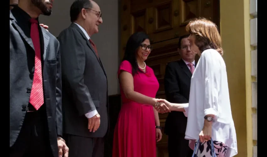  María Ángela Holguín y Delcy Rodríguez