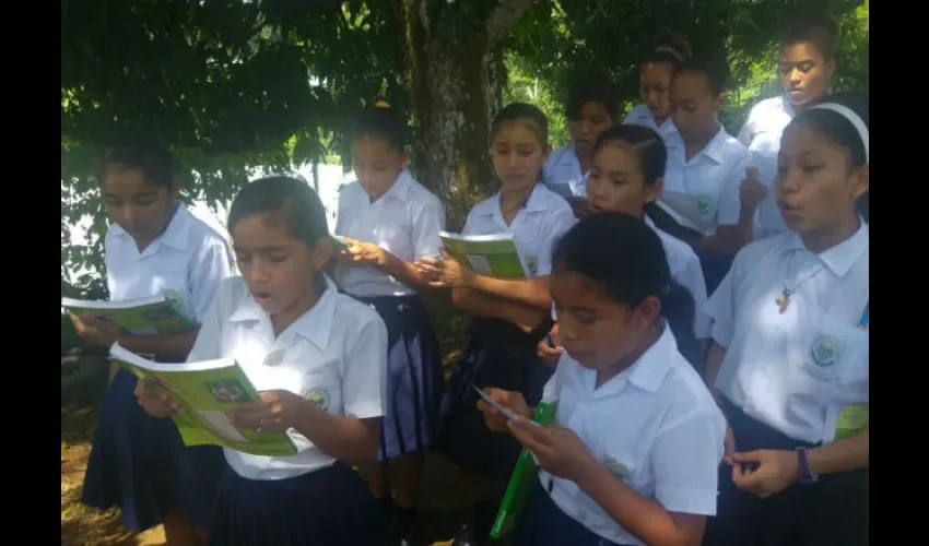 Estudiantes de escuela Villa Unida 