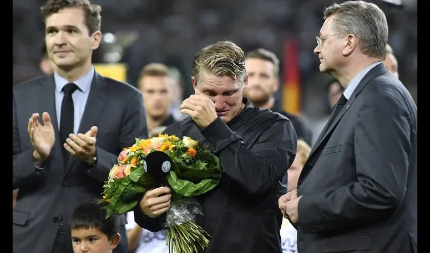 Bastian en su despedida. Foto/AP