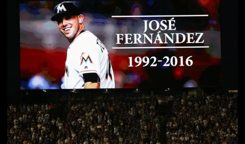 Esta imagen estuvo en las pantallas de todos los estadios./ Foto AP