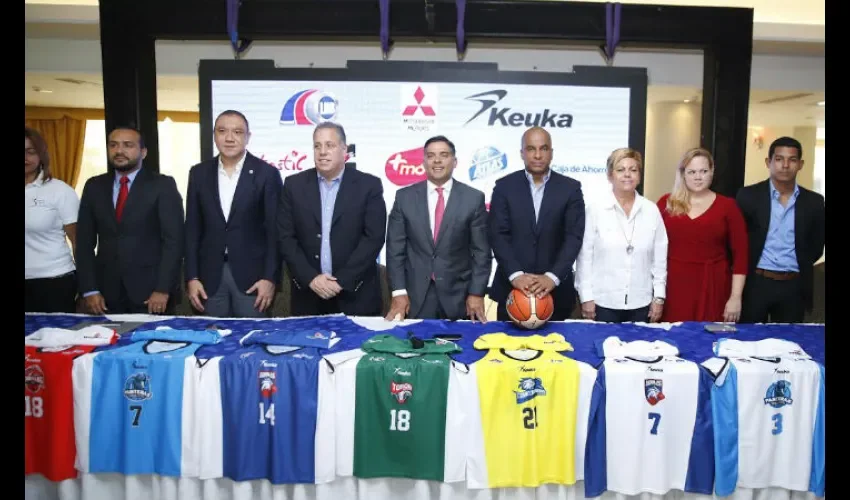 Colón juega en el segundo partido de mañana, sábado, ante Parque Lefevre. / Foto Cortesía