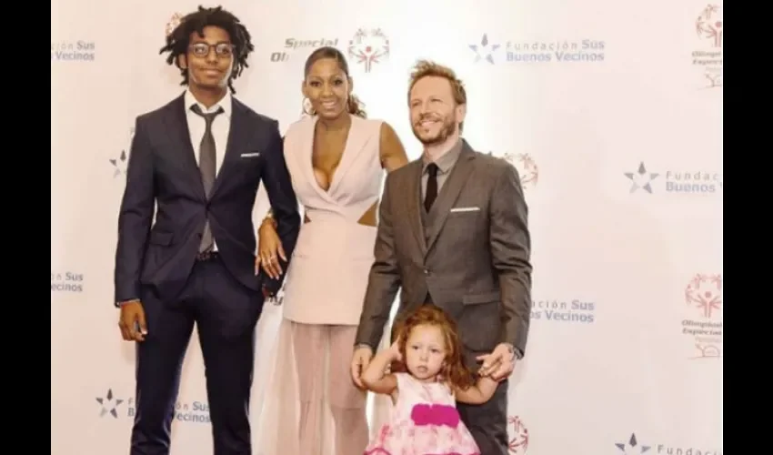 Gwendolyn Stevenson  y Noel Schajris