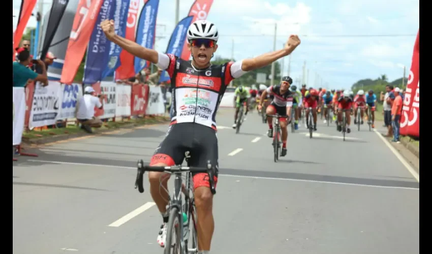 Franklin Archibold llega a la meta./ Foto AP