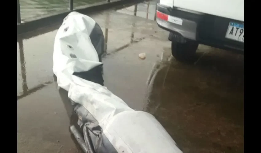 Autoridad de Aeronáutica Civil encuentra segundo flotador del helicóptero HP-1762