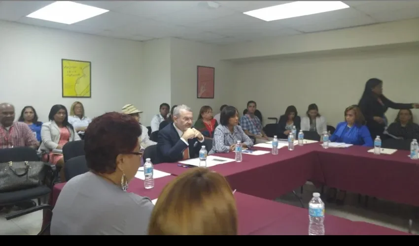 Reunión entre Ministerio de Gobierno y Instituto Nacional de la Mujer 